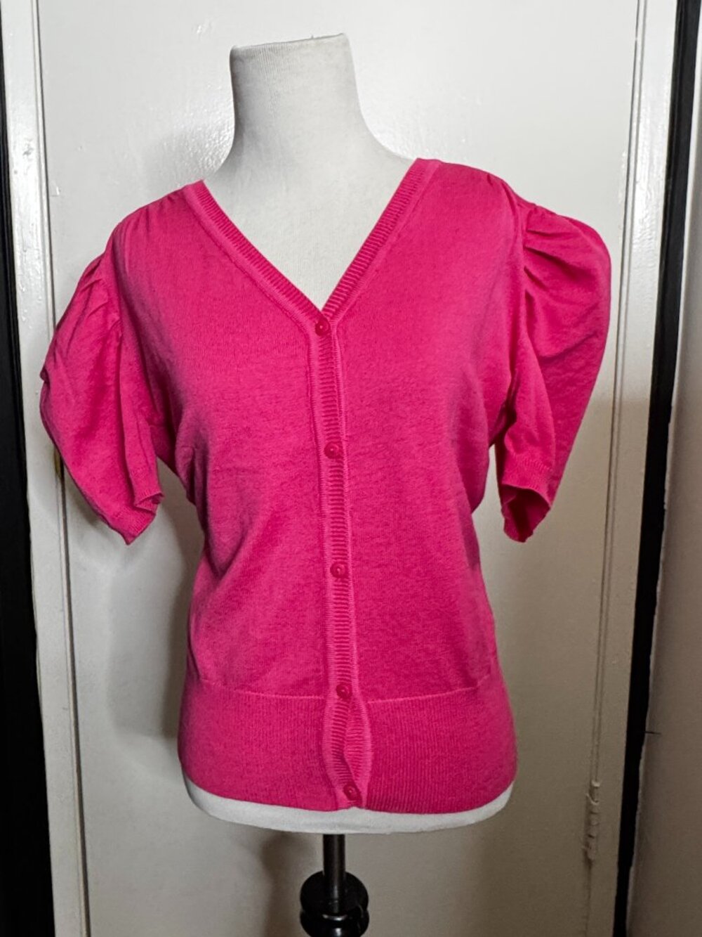 Belle Poque - M - Bright Pink V Neck Cardigan Top